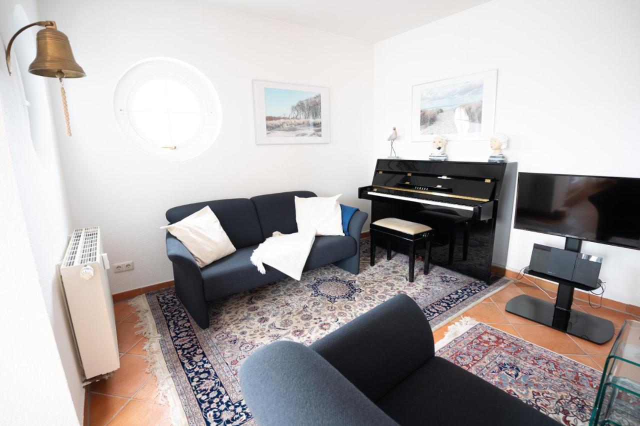 Villa Duene Mit Grosser Sonnenterrasse, Kamin, Wlan Und Tiefgarage Fuer 2-4 Personen Kuehlungsborn Exterior photo